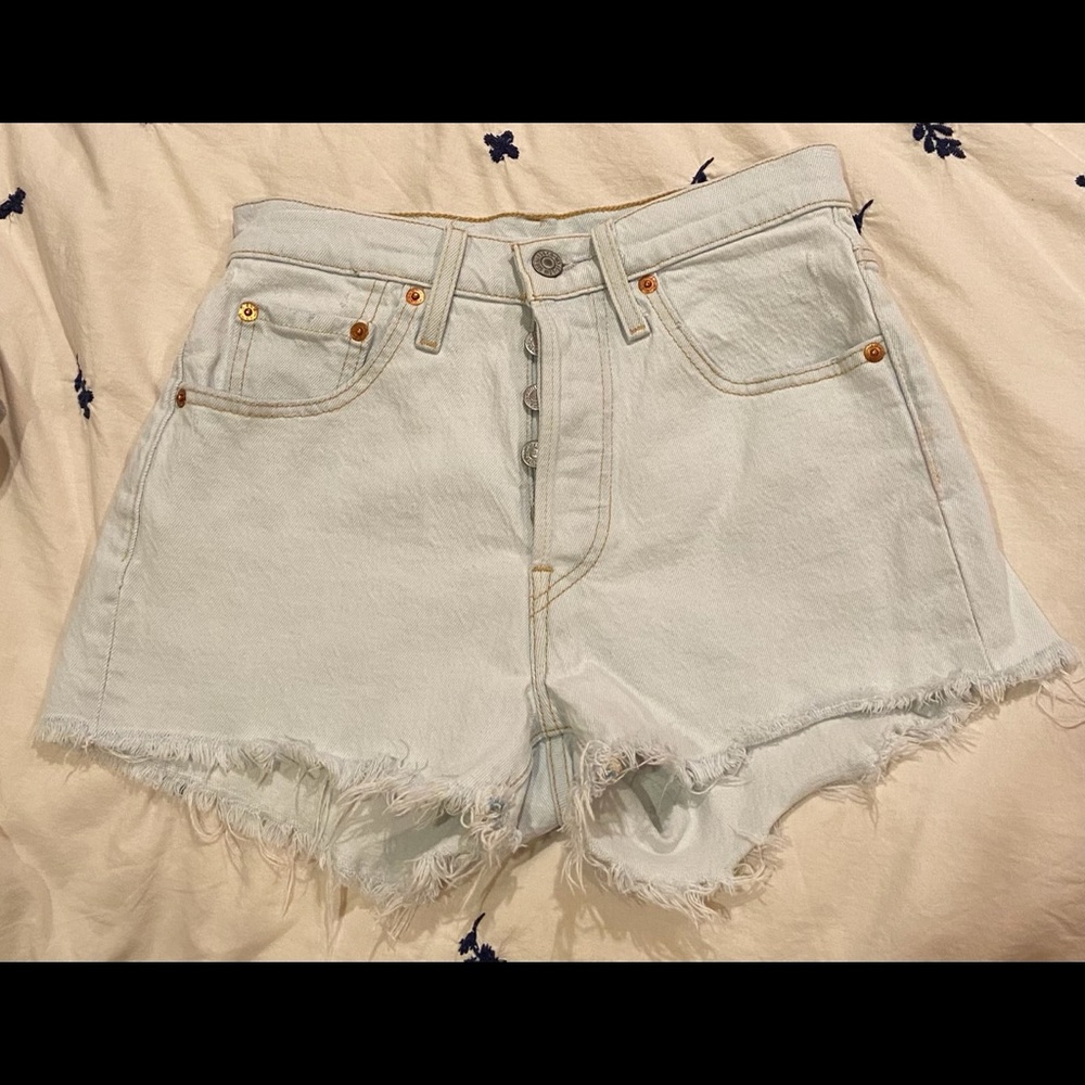 💥BUNDLE (2/$40, 3/$55)💥 LEVI’S 501 shorts high waisted